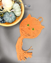 Load image into Gallery viewer, Cat Face Wall Hanging