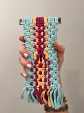 Load image into Gallery viewer, Macramé Sunglasses Case