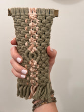 Load image into Gallery viewer, Macramé Sunglasses Case